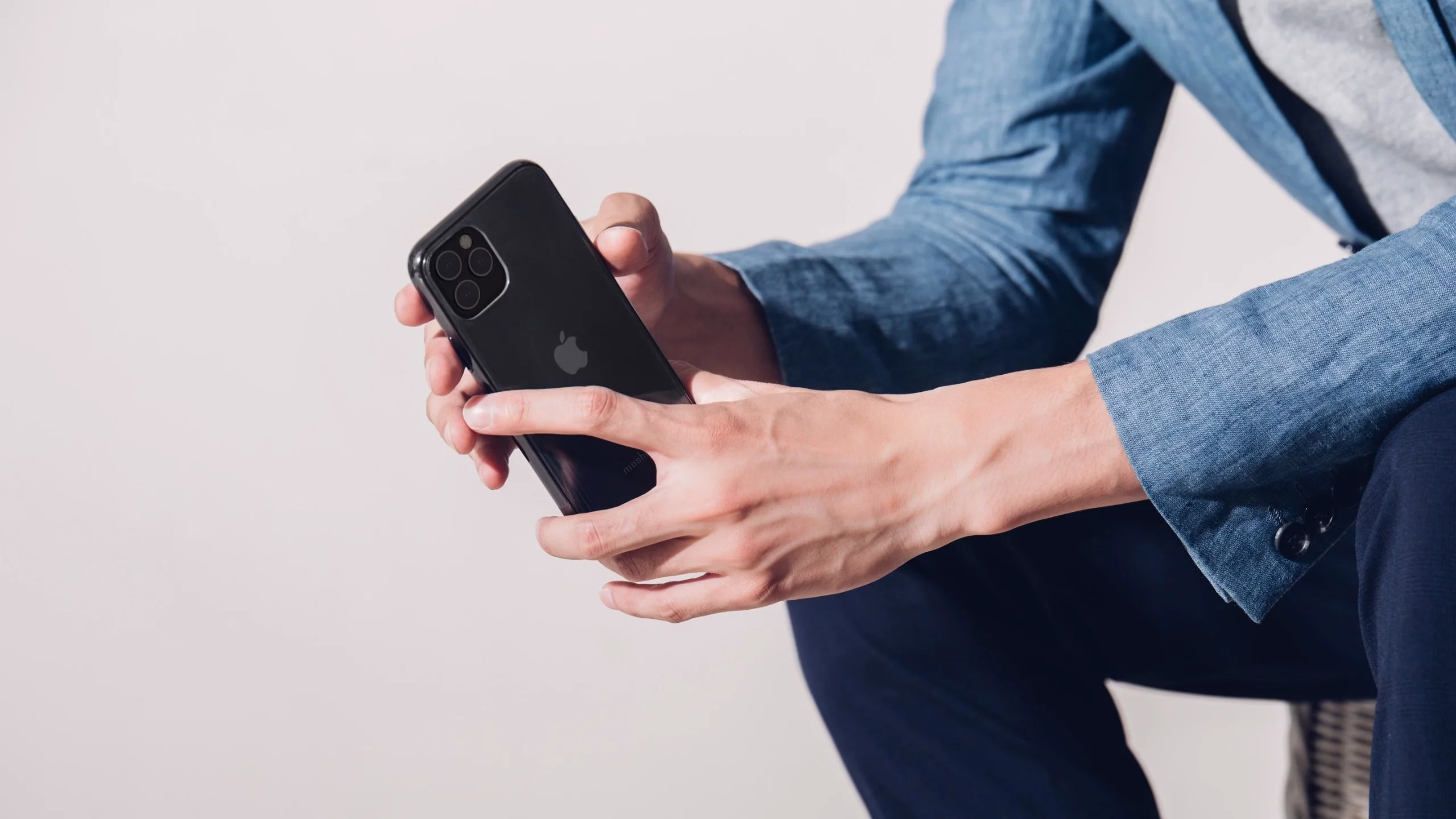 Чехол-накладка Moshi Vitros Slim Clear Case Raven Black для iPhone 11 Pro - 1